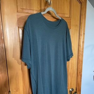 5 Year Basic T Lululemon Men’s Shirts XXL HSUB